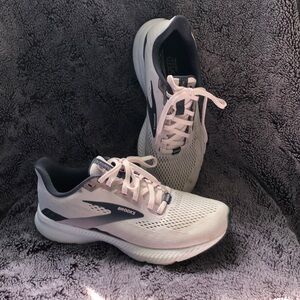 Brooks Women's Light Pink and Blue Athletic Running Shoes with Cushioned Midsole